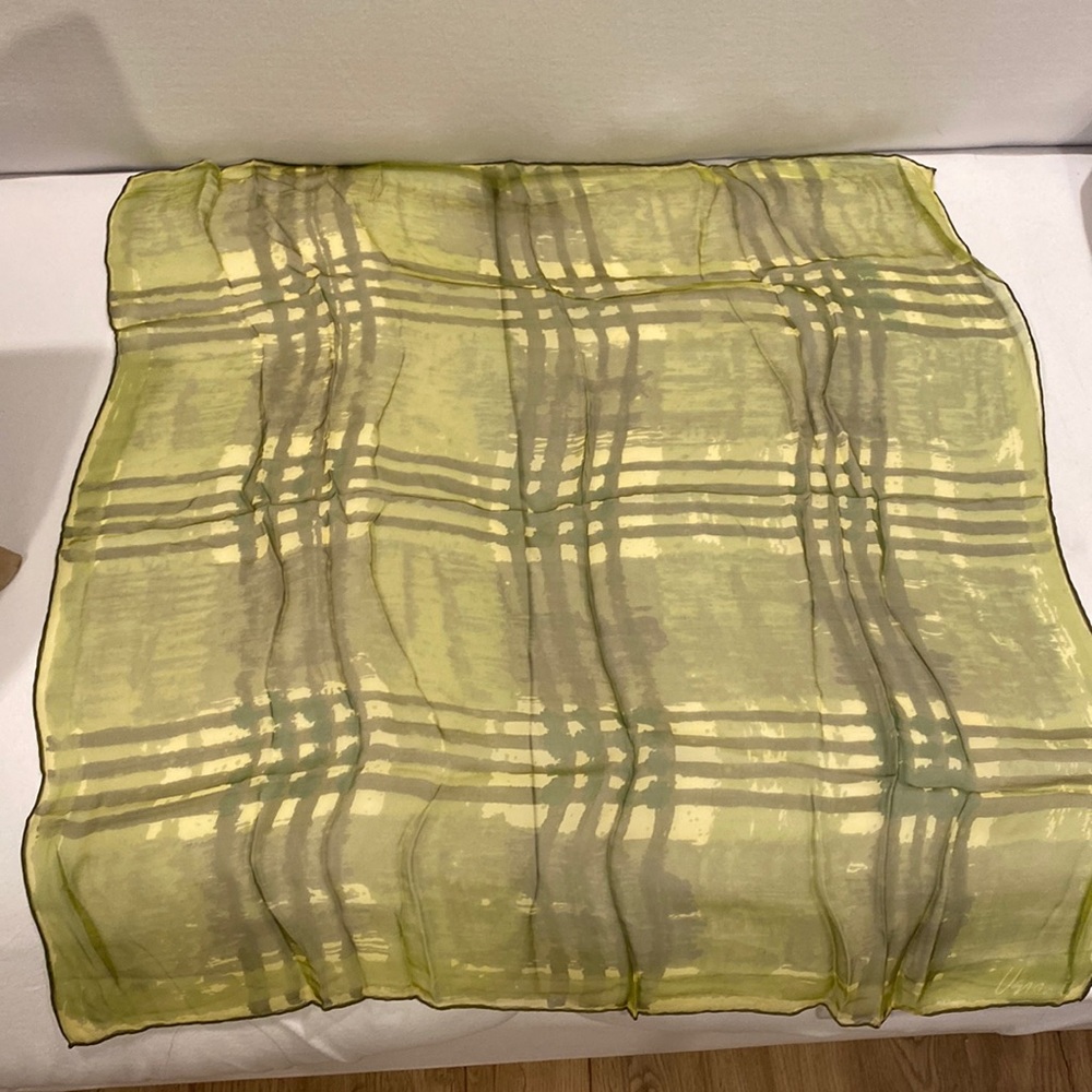 Vintage women’s scarf by Vera very versatile in beautiful olive green tones